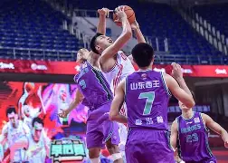 app下载-风云突变山东男篮关键时刻内部沟通，社区盾版图或变，信心回归，资深球员宣示担当(山东男篮阵容变动大)