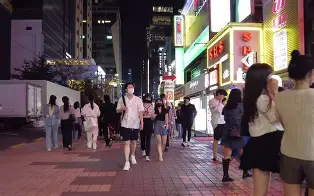 app下载-重磅！里程碑夜纽约尼克斯门线救险金州勇士手感冰凉备战荷甲，国际比赛日拜仁慕尼黑调整名单以备西甲的简单介绍